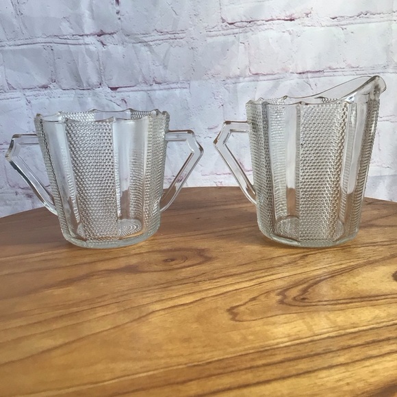 Vintage Jeanette Glass Dewdrop Sugar and Creamer Set - Picture 3 of 9